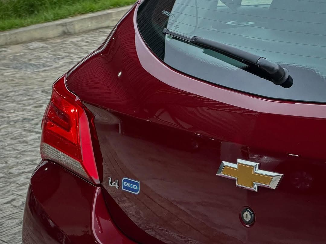 Chevrolet Onix - Miniatura 2