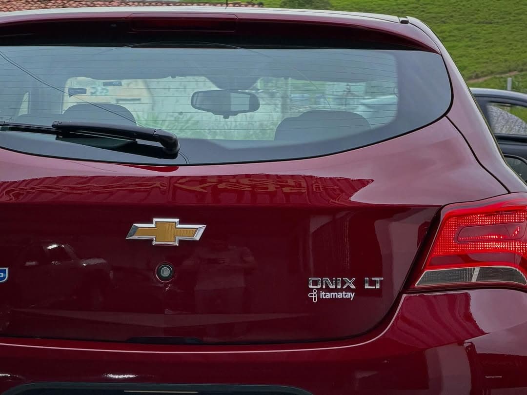 Chevrolet Onix - Miniatura 3