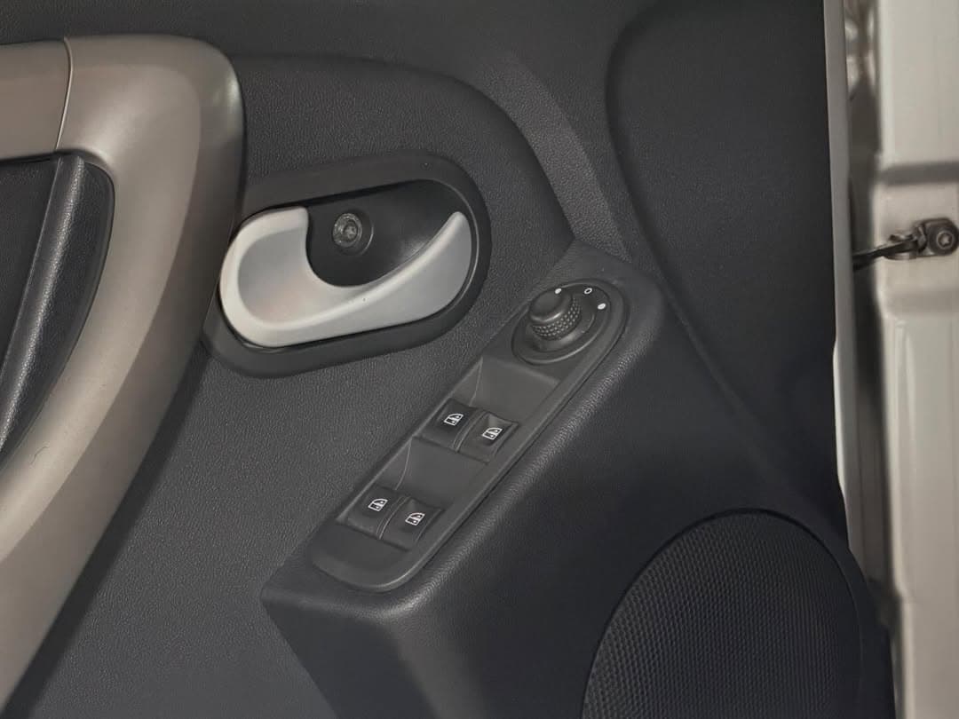 Renault Oroch - Miniatura 13